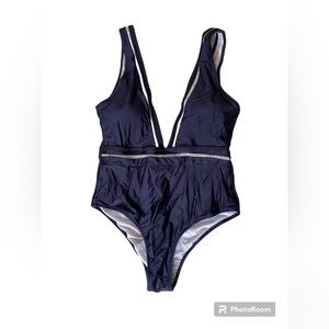 Cupshe Navy one piece swimsuit. Women’s size medium.